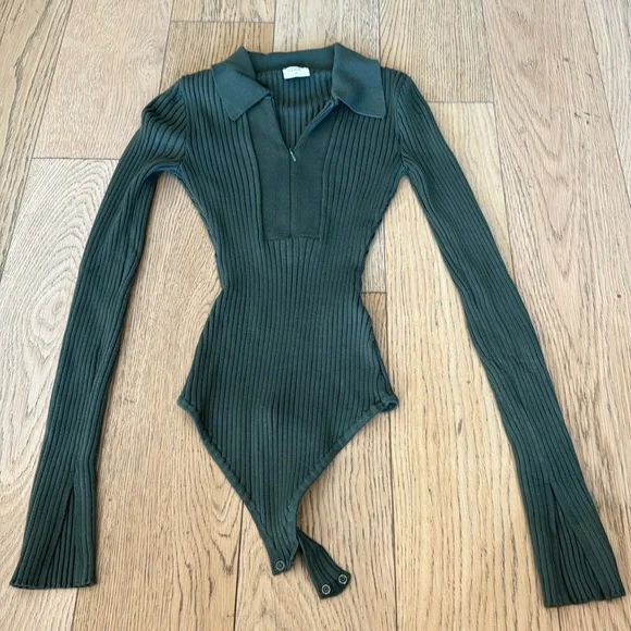 Abercrombie body suit in olive green size XS - Picture 1 of 3